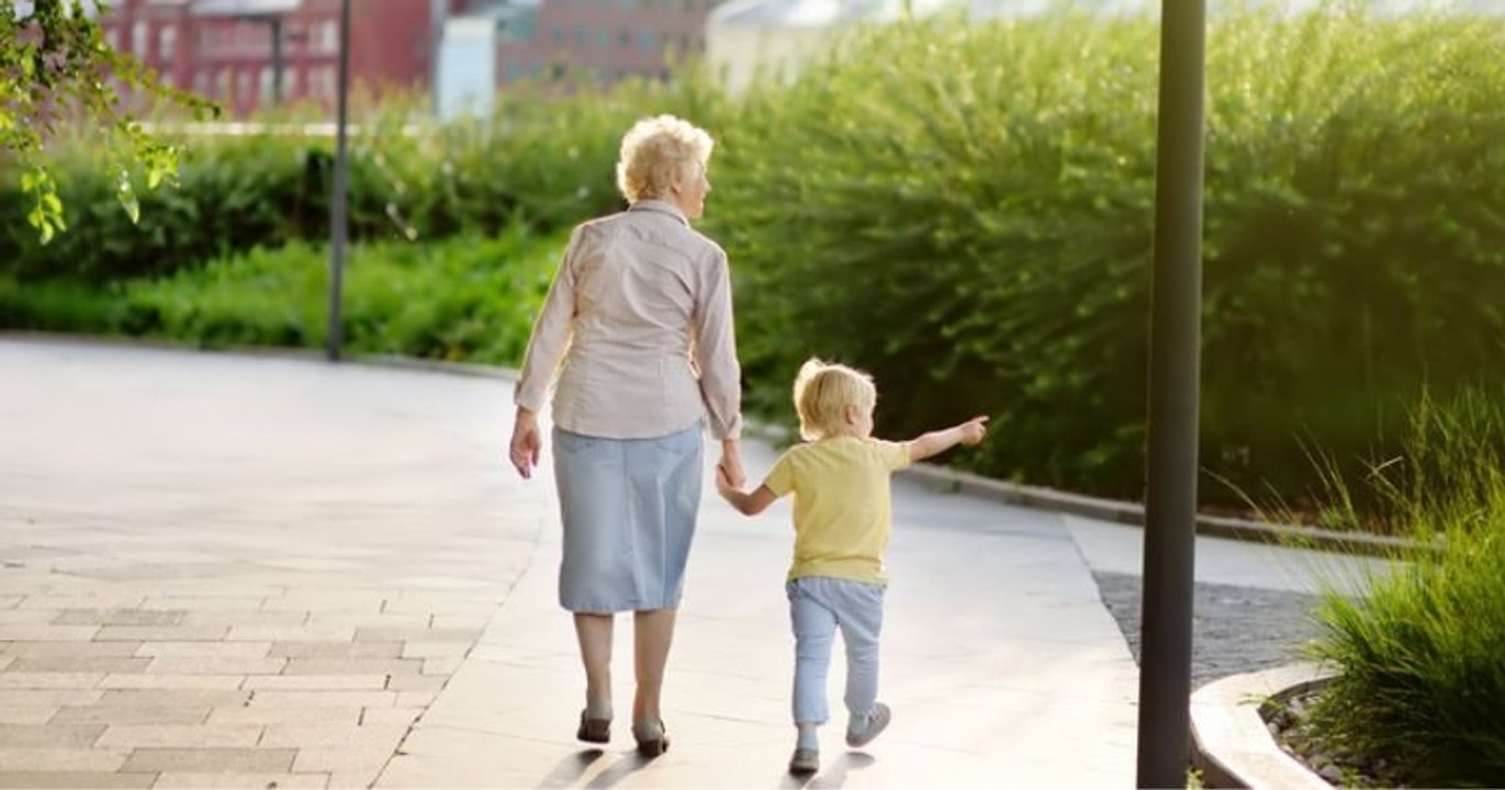 « Je ne suis pas une garderie » : cette mamie choque en exigeant un salaire pour garder son petit-fils