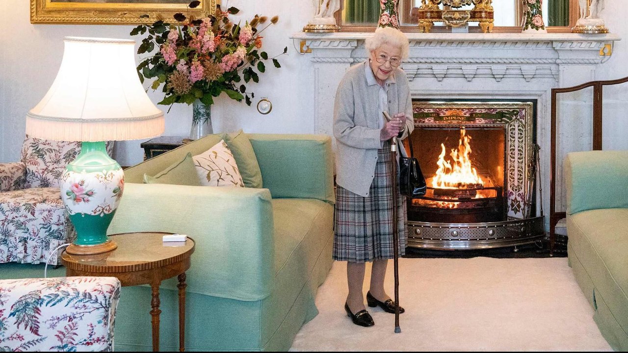 Santé de la reine Elizabeth II : tout le Royaume-Uni retient son souffle