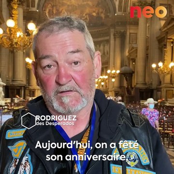 Ces fans de Johnny Hallyday se sont réunis à l'église de la Madeleine pour célébrer sa mémoire