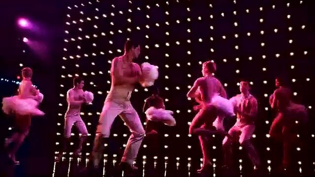 La bande-annonce de la série Smash avec Megan Hilty : l'actrice perd trois membres de sa famille dans un accident d'avion