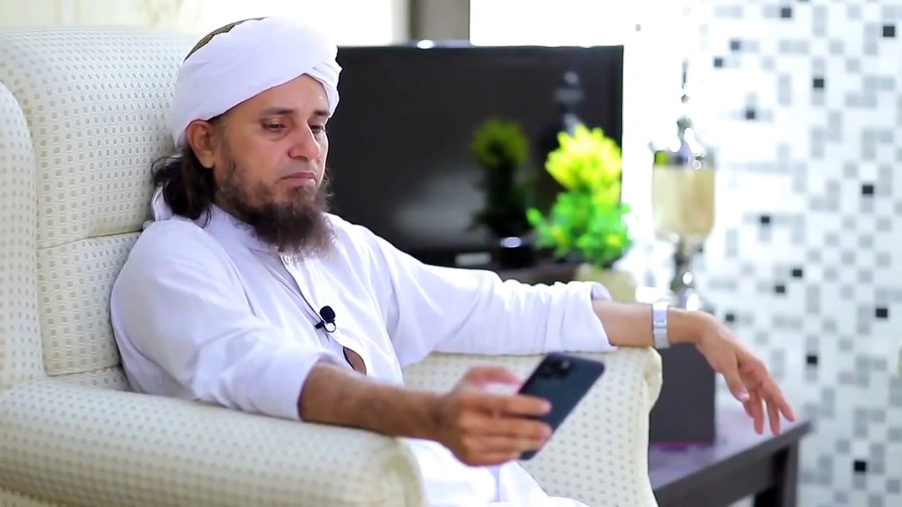 Na Mehram Ka Jhoota Khana Aur Peena | Ask Mufti Tariq Masood Sahab - Aap Ke Masail Ka Hal - Solve Your Problem