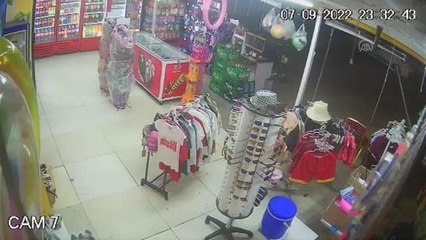 Konakladığı pansiyonun birinci katından düşen genç yaralandı