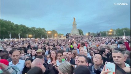 ملكة بريطانيا اليزابيث الثانية تفارق الحياة وتشارلز الثالث خليفة لها