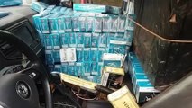 Quatro veículos com placas clonadas e lotados com maços de cigarro são apreendidos pela PM