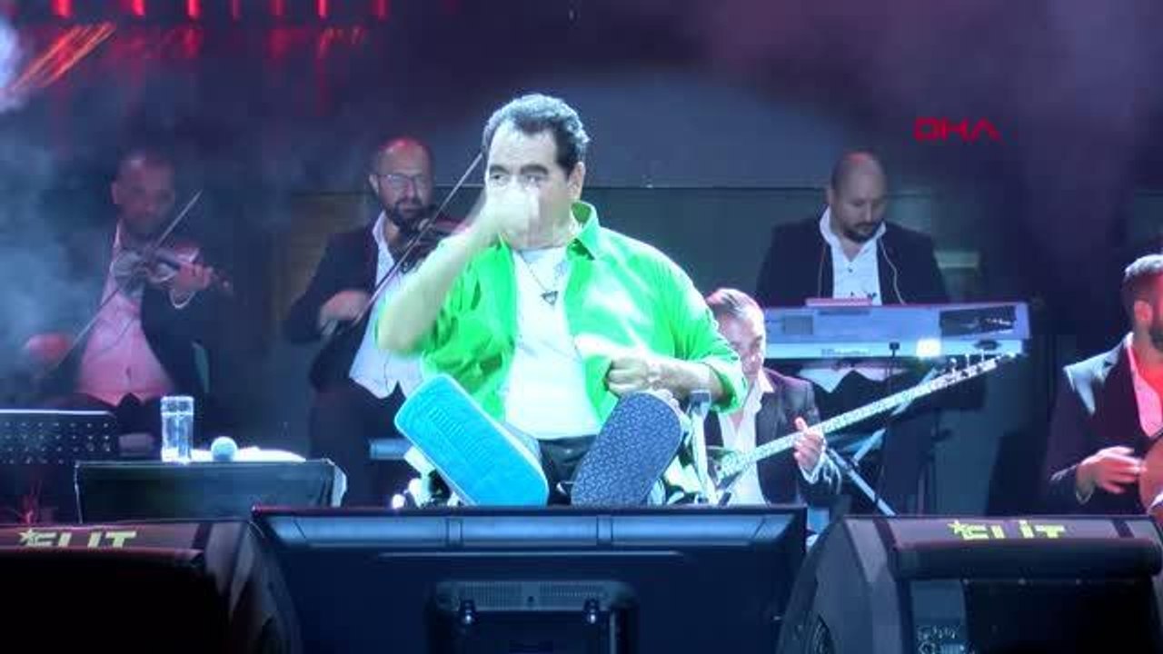 İBRAHİM TATLISES, MUĞLA'NIN ARDINDAN MANİSA'DA DA TEKERLEKLİ SANDALYEYLE KONSER VERDİ