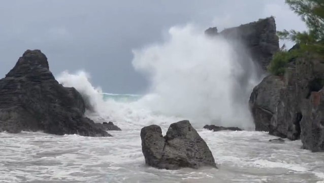 Hurricane Earl kicks up gusty winds and violent waves on the coasts of Bermuda