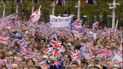 Elisabetta II, si chiude un'epoca lunga 70 anni