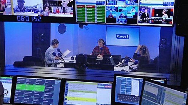 Décès d'Elizabeth II : devant Balmoral, le recueillement des Britanniques