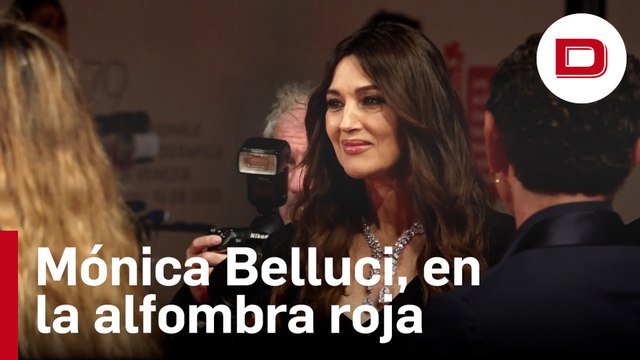 Mónica Belluci deslumbra en la alfombra roja del Festival de Venecia