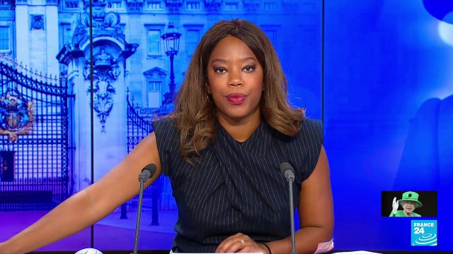 Queen Elizabeth II has died: Mourners gather at Buckingham Palace to pay respects