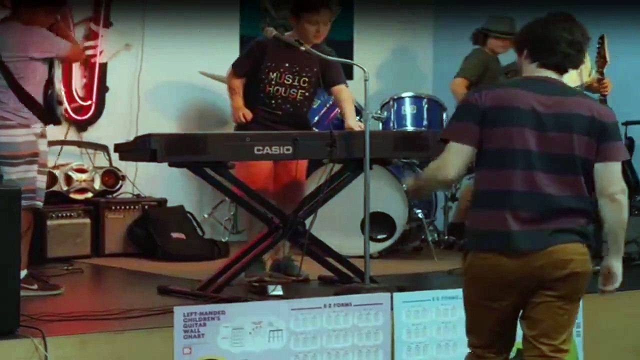 Easy Staffel 3 Folge 4 HD Deutsch