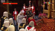 Fakta Unik Ratu Elizabeth II, Punya 'Karpet Bergerak' Loh