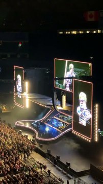 Disparition de la Reine Elisabeth II : Regardez l'hommage de Sir Elton John, cette nuit, en concert à Toronto avec des mots forts et une chanson