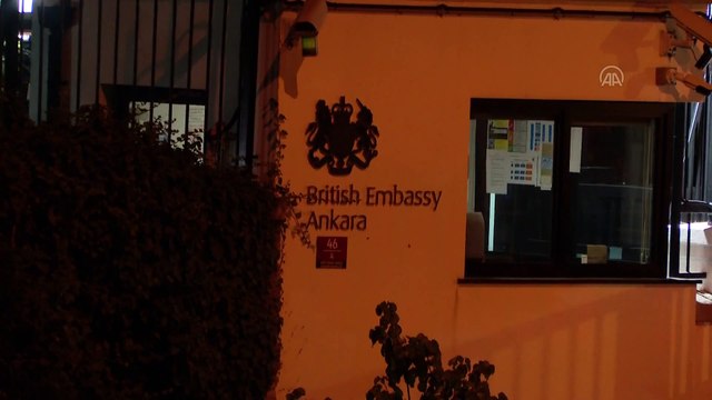 Kraliçe Elizabeth'in vefatının ardından İngiltere Büyükelçiliği'nde bayrak yarıya indirildi