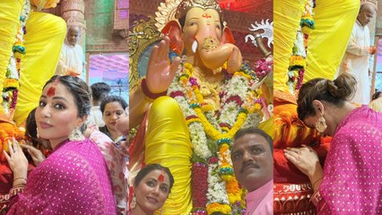 Hina Khan पहुंची लालबाग चा राजा के दरबार और चरणों में झुकाया सिर; तस्वीरें हुई Viral | FilmiBeat*TV