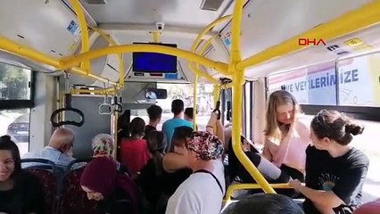 İETT ŞOFÖRÜ DİREKSİYON BAŞINDAYKEN TELEFONDA GÖRÜNTÜLÜ KONUŞTU