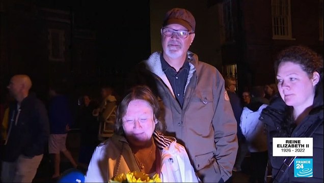 Décès d'Elizabeth II : des britanniques ont veillé tard dans la nuit pour dire adieu à leur reine