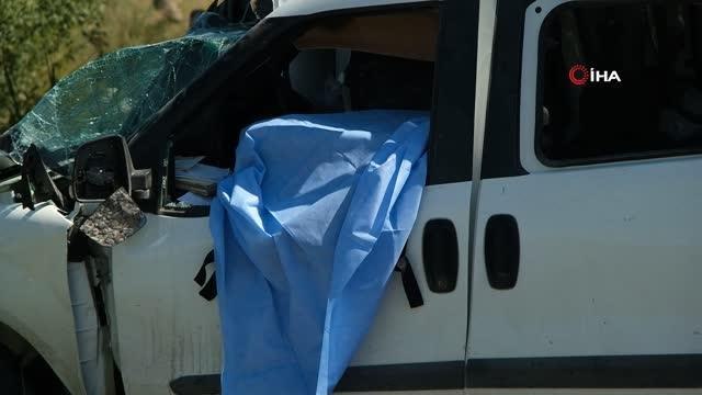 Son dakika haberi! Hemzemin geçitten geçmeye çalışan otomobile tren çarptı: 1 ölü