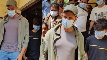 Hrithik Roshan के बेटे को भीड़ में लगा धक्का, चिल्लाए Actor! | Brahmastra Screening! FilmiBeat