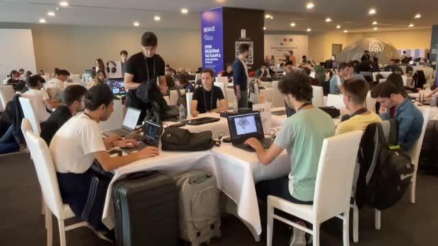 Bakan Varank, Bilişim Vadisi'nde oyun geliştirme yaz kampını ziyaret etti