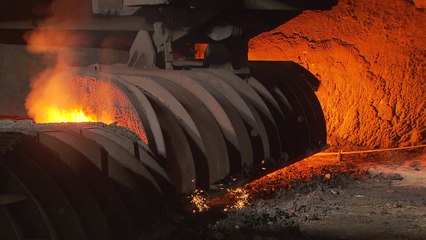 포항제철소 굴뚝 연기...용광로 재가동 준비 / YTN