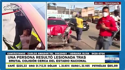 ¡Leñazo! Una persona atrapada tras brutal colisión cerca del Estadio Nacional