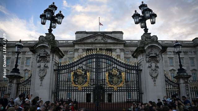 Tras muerte de Reina Isabel II, aparece un arcoíris en Palacio de Buckingham