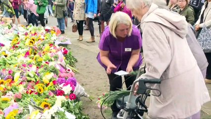 Homenagens e expectativas pelo novo rei