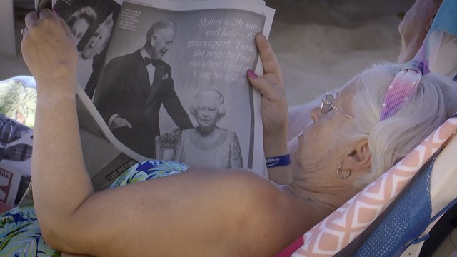 Los británicos de Benidorm lloran a Isabel II: Hemos perdido a nuestra abuela