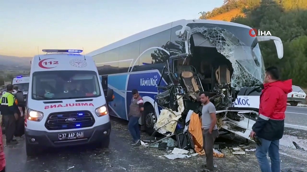 Yolcu otobüsü ile traktörün kazasında can pazarı! Feci kazada ölü ve yaralılar var