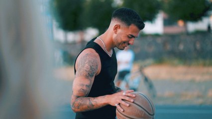 Massimo - Narben unter den Tattoos