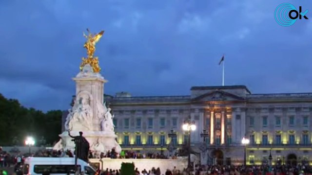 Muestras de cariño a la Reina Isabel II en diferentes localizaciones