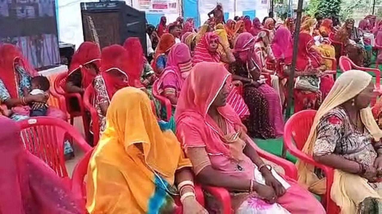 इंदिरा गांधी शहरी रेाजगार गारंटी योजना का शुभारंभ, 80 महिलाओं को जॉबकार्ड के साथ पहले ही दिन दिया गया काम