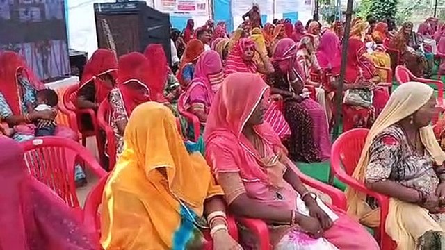 इंदिरा गांधी शहरी रेाजगार गारंटी योजना का शुभारंभ, 80 महिलाओं को जॉबकार्ड के साथ पहले ही दिन दिया गया काम