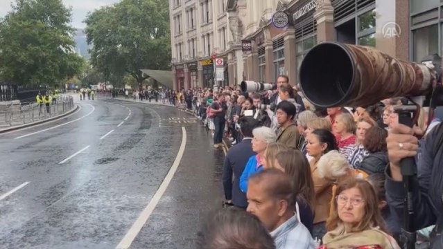 Kraliçe 2. Elizabeth için Londra'daki St. Paul Katedrali'nde anma töreni düzenlendi