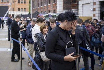 Kraliçe II. Elizabeth için Aziz Paul Katedrali'nde görkemli anma töreni