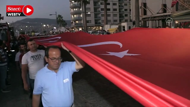 Tarihi Kordon Boyu'nda fener alayı düzenlendi