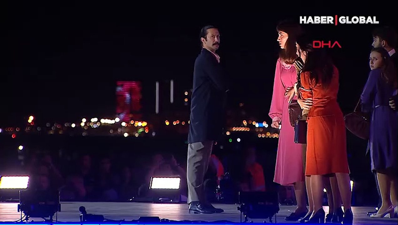 İzmir'de 100. yıla görkemli kutlama! İşte görüntüler