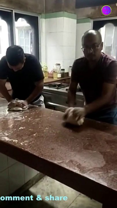 Making Roti Bread By Throwing Too High