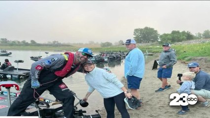 Boy begins "pay-it-forward" movement