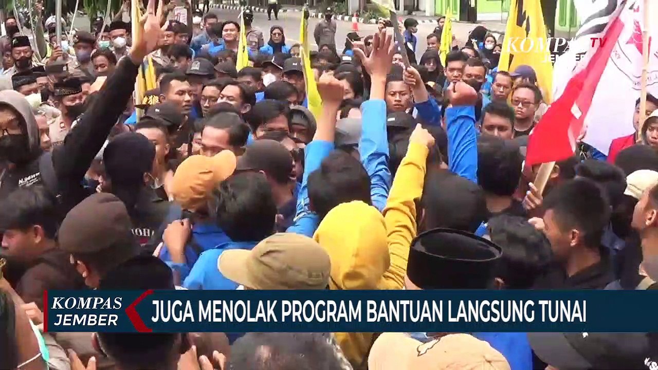 Demo Mahasiswa Tolak Kenaikan Harga BBM Di DPRD Kediri Ricuh
