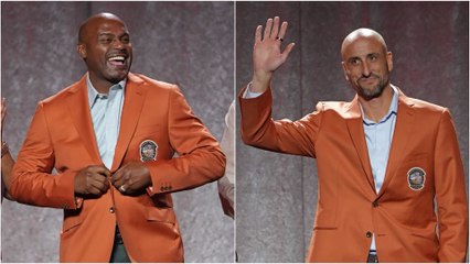 Hall of Fame Class of 2022 receive orange jackets