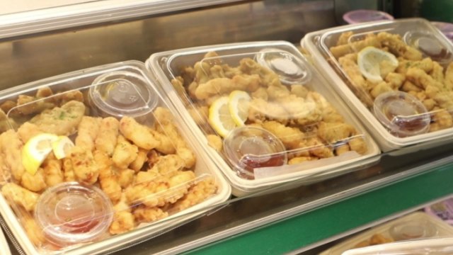 '반값 치킨' 이어 '반값 탕수육'도 등장...일주일 동안 3만6천 개 팔려 / YTN