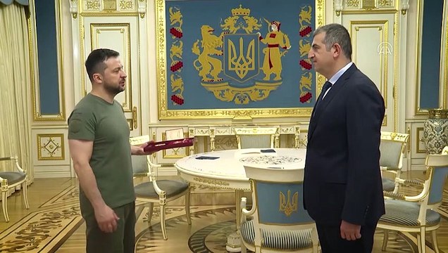 Zelenski'den Bayraktar'a 1. Derece Devlet Liyakat Nişanı