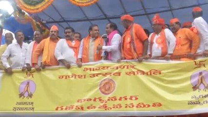 TRS worker snatches Assam CM Sarma's mic during Hyderabad event