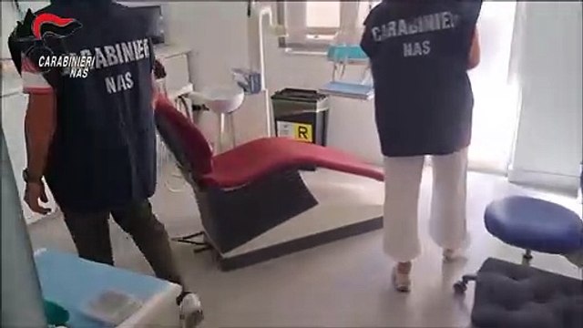 Falso dentista ad Acireale, nessuna laurea e tanti farmaci scaduti