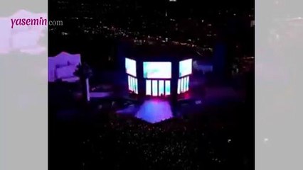 Tarkan konserinde yıktı geçirdi!