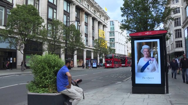 Décès d'Elizabeth II : les hommages se poursuivent à Londres