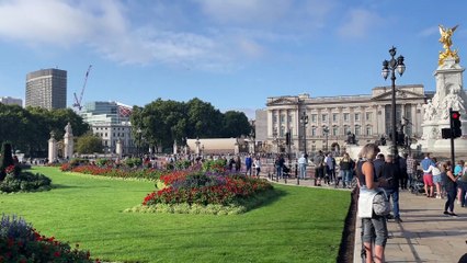Buckingham Palace remains busy following Queen's death