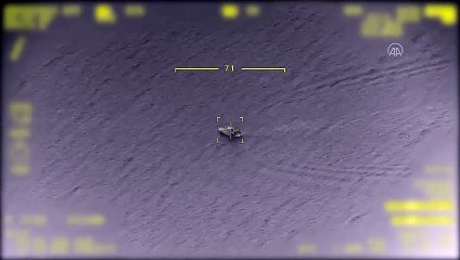 Yunanistan'ın kaçak göçmenleri Türk kara sularına ittiği anlar kamerada